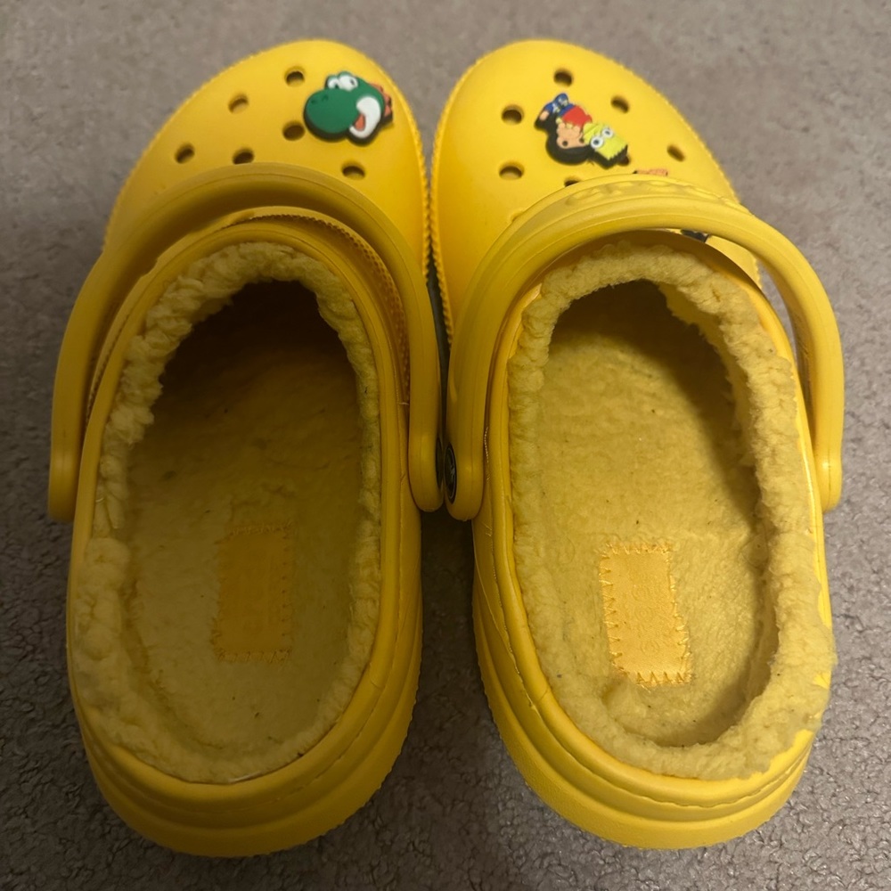 Yellow fuzzy crocs (charms not included) - Picture 2 of 4
